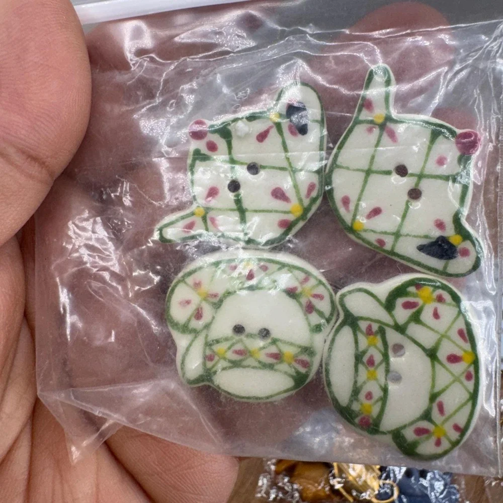 Dress It Up Novelty Buttons Charms Lot OS Multicolor Teapot Floral‎ Crafting